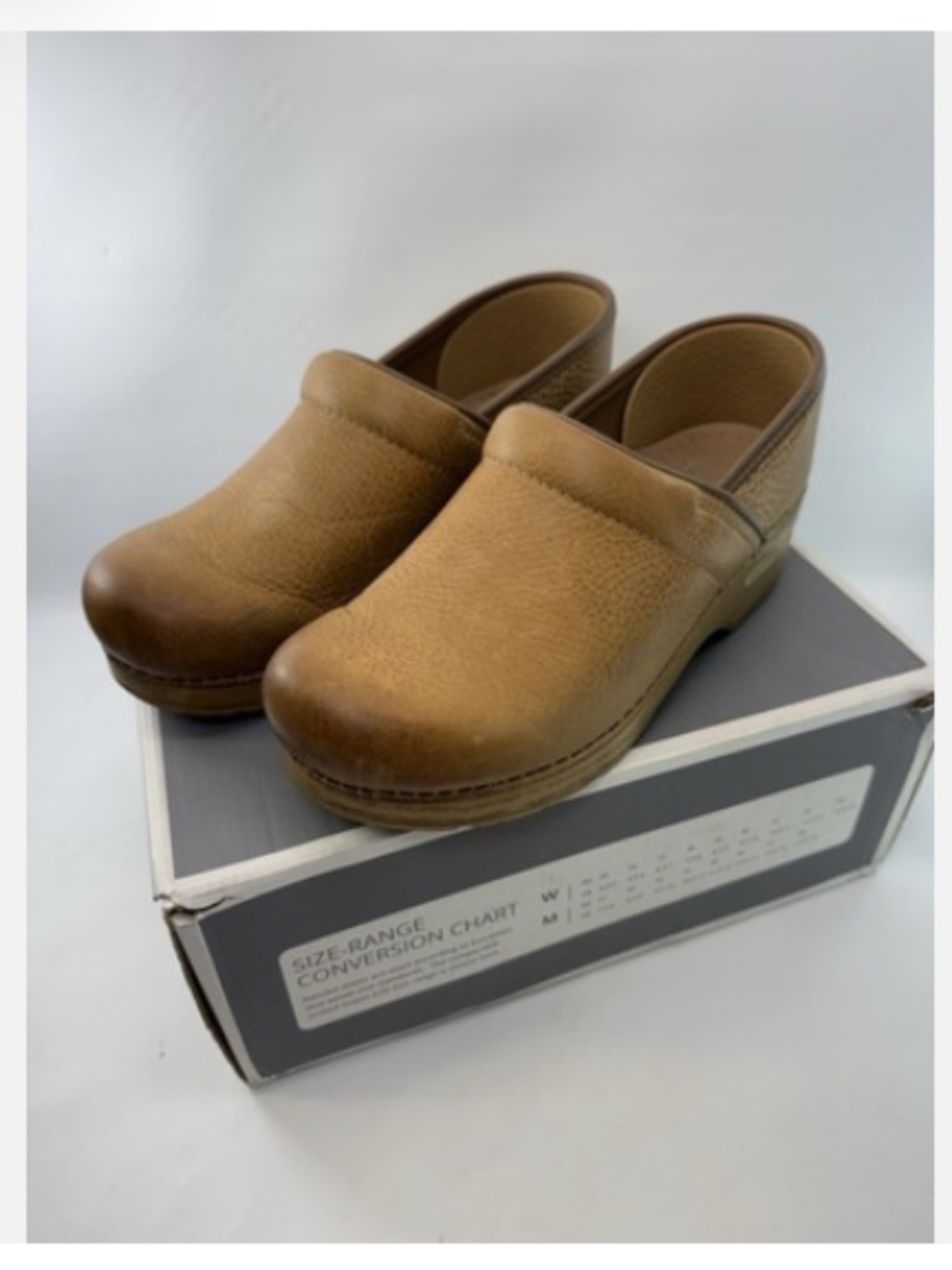 Dansko Professional Clogs Honey Distressed Leather Tan EU 38 US 7-7.5